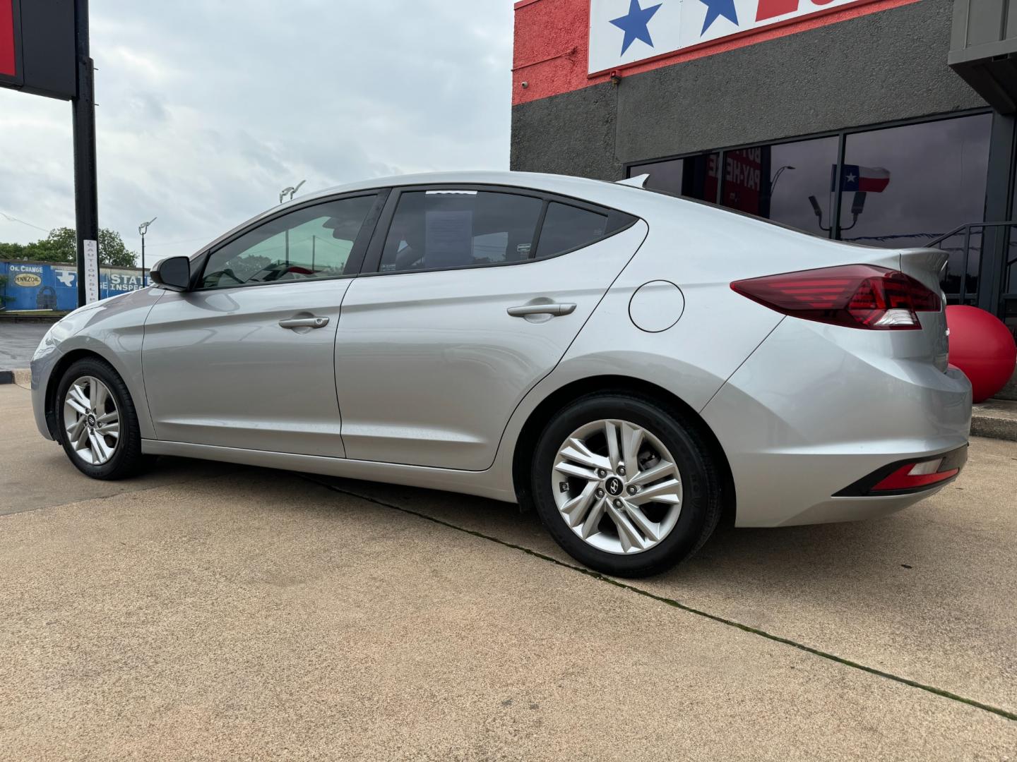 2020 SILVER HYUNDAI ELANTRA LIMITED; SEL (5NPD84LF7LH) , located at 5900 E. Lancaster Ave., Fort Worth, TX, 76112, (817) 457-5456, 0.000000, 0.000000 - Photo#7